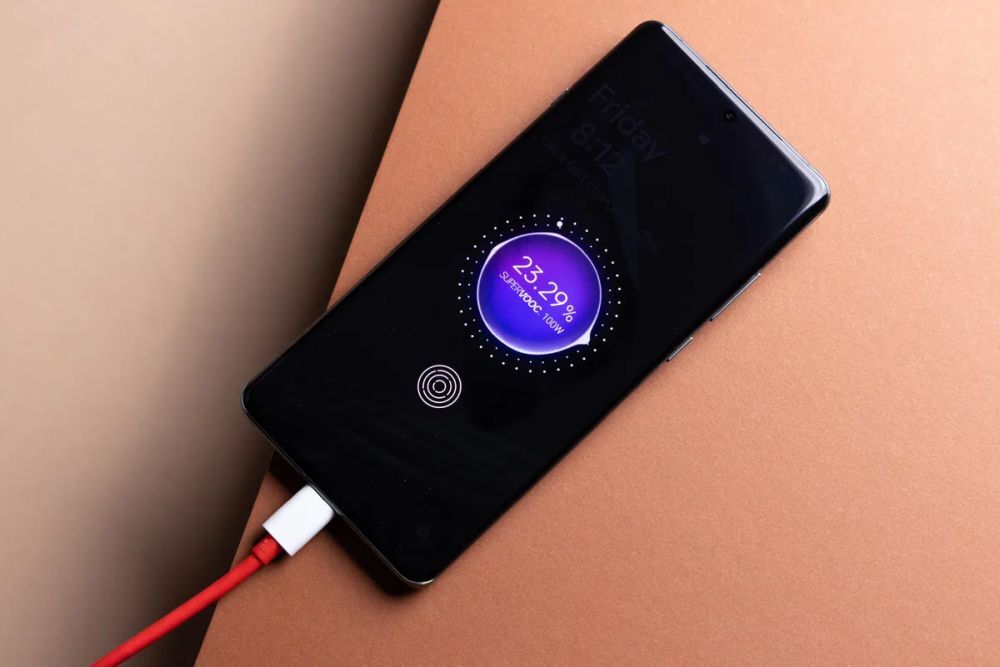 OnePlus 12」スマホレビュー：ゲーム好きに最適な驚異のバッテリーと