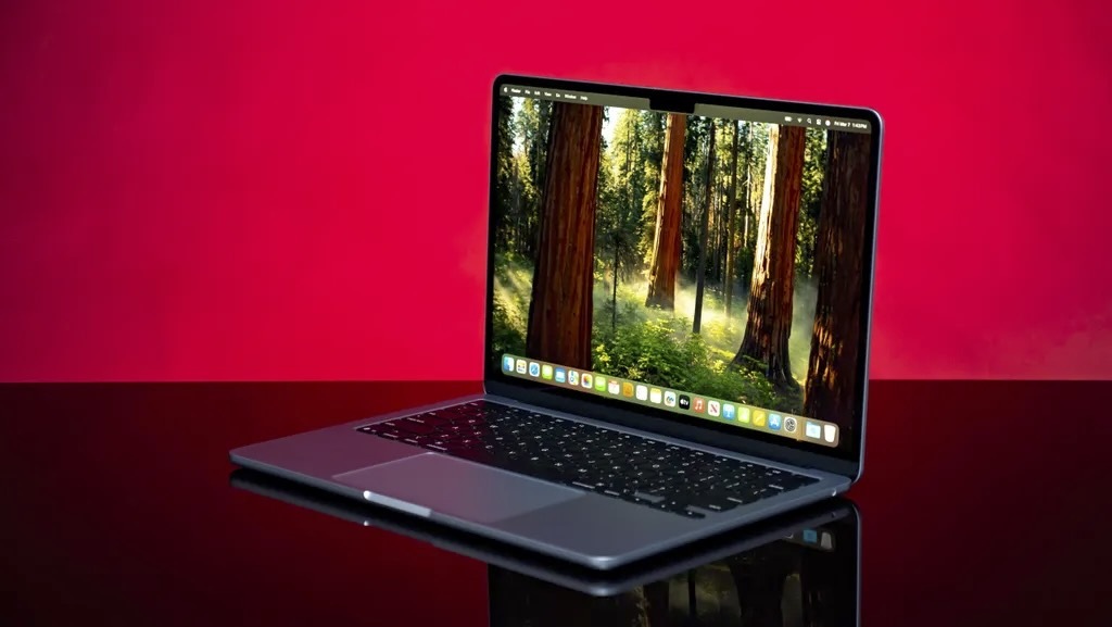 M4搭載「MacBook Air」（2025）レビュー 着実に性能向上、カメラも