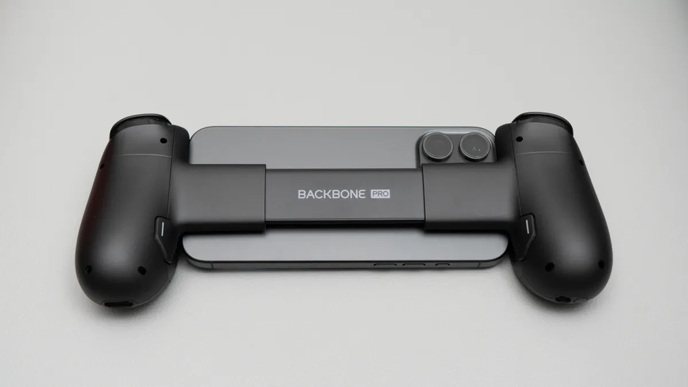 3万円の価値はある？進化版ゲームコントローラー「Backbone Pro」徹底