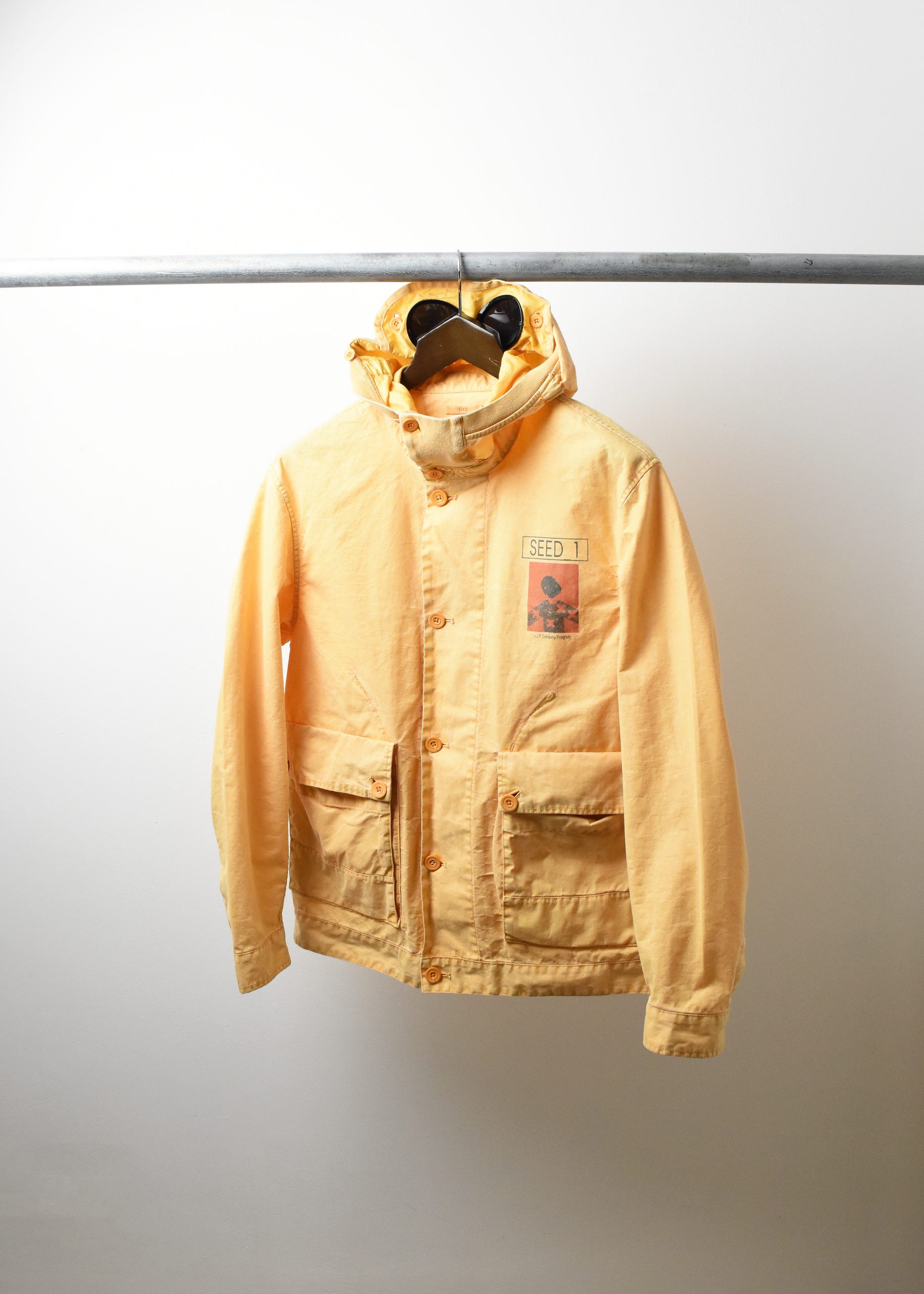 CP COMPANY SS23 ORTICA TWILL BB GOGGLE JACKET (50) - Jazzy Badger