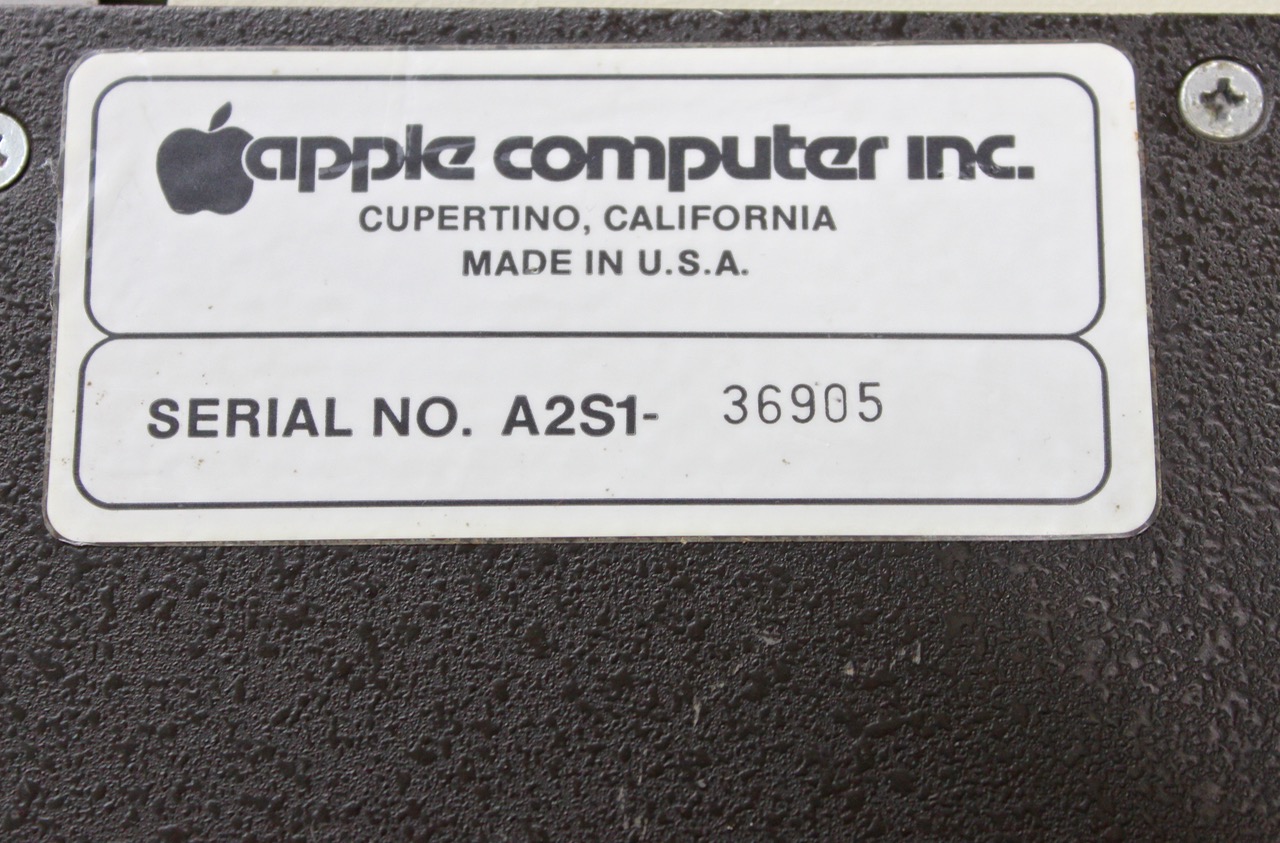 SOLD: Apple II original A2S1 computer #36905 - Vintage Apple