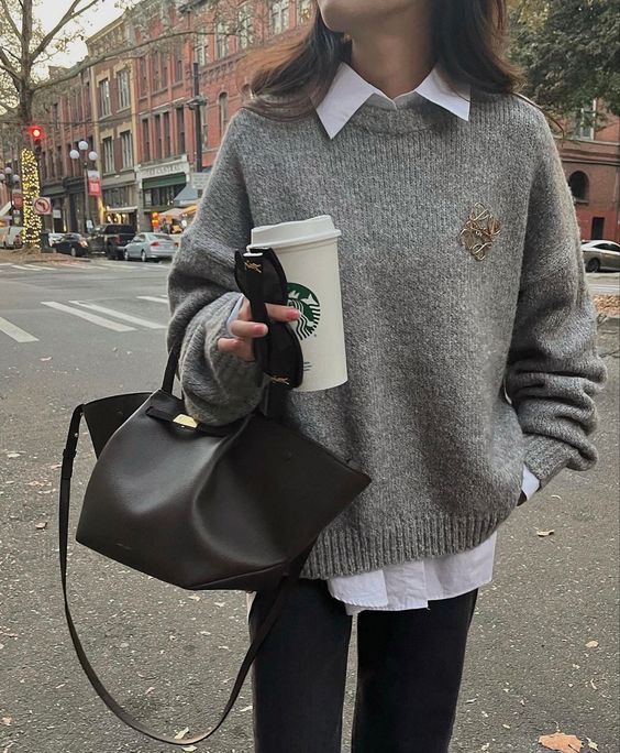 LOEWEブローチでいつものコーデを格上げする方法 – ブローチに恋して