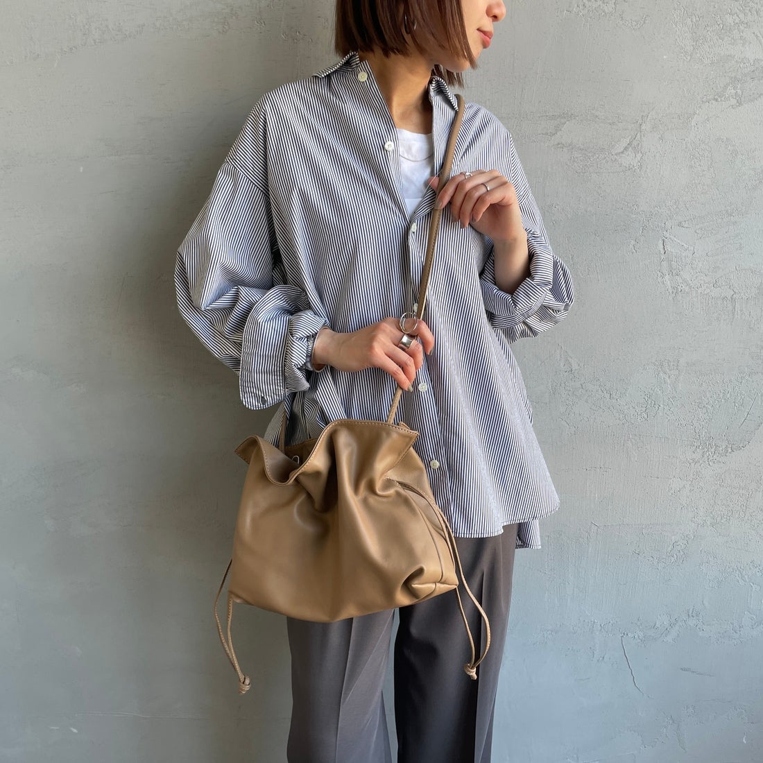 AULENTTI [オウレンティ] 巾着ショルダーバッグ [EL-8236-SA