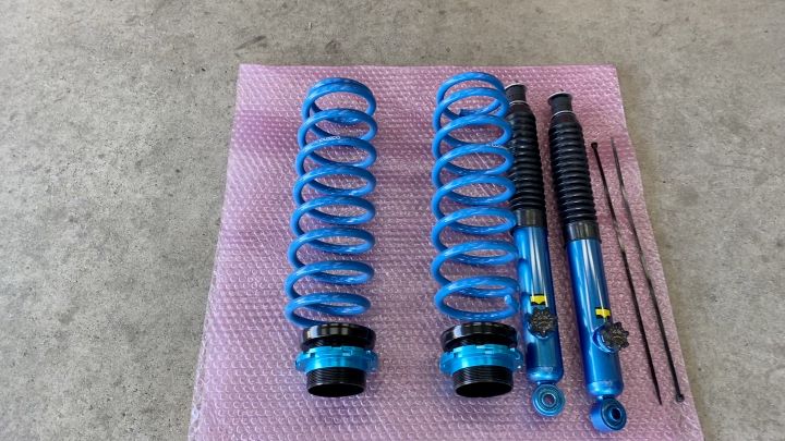 ジムニーシエラJB74 CUSCO 1インチアップサスペンションキット他取付