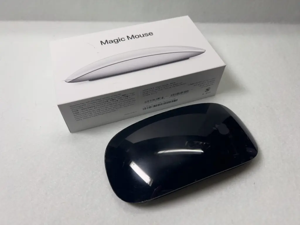 Apple Magic Mouse（Multi-Touch対応）のホワイトとブラックは使い心地