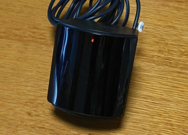 ベースステーション2.0がLED赤色点滅エラーで有償交換した話 | 自作と