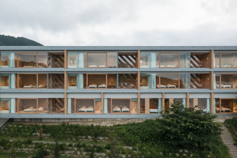 ヘルツォーク＆ド・ムーロンのウェブサイトがリニューアルされています