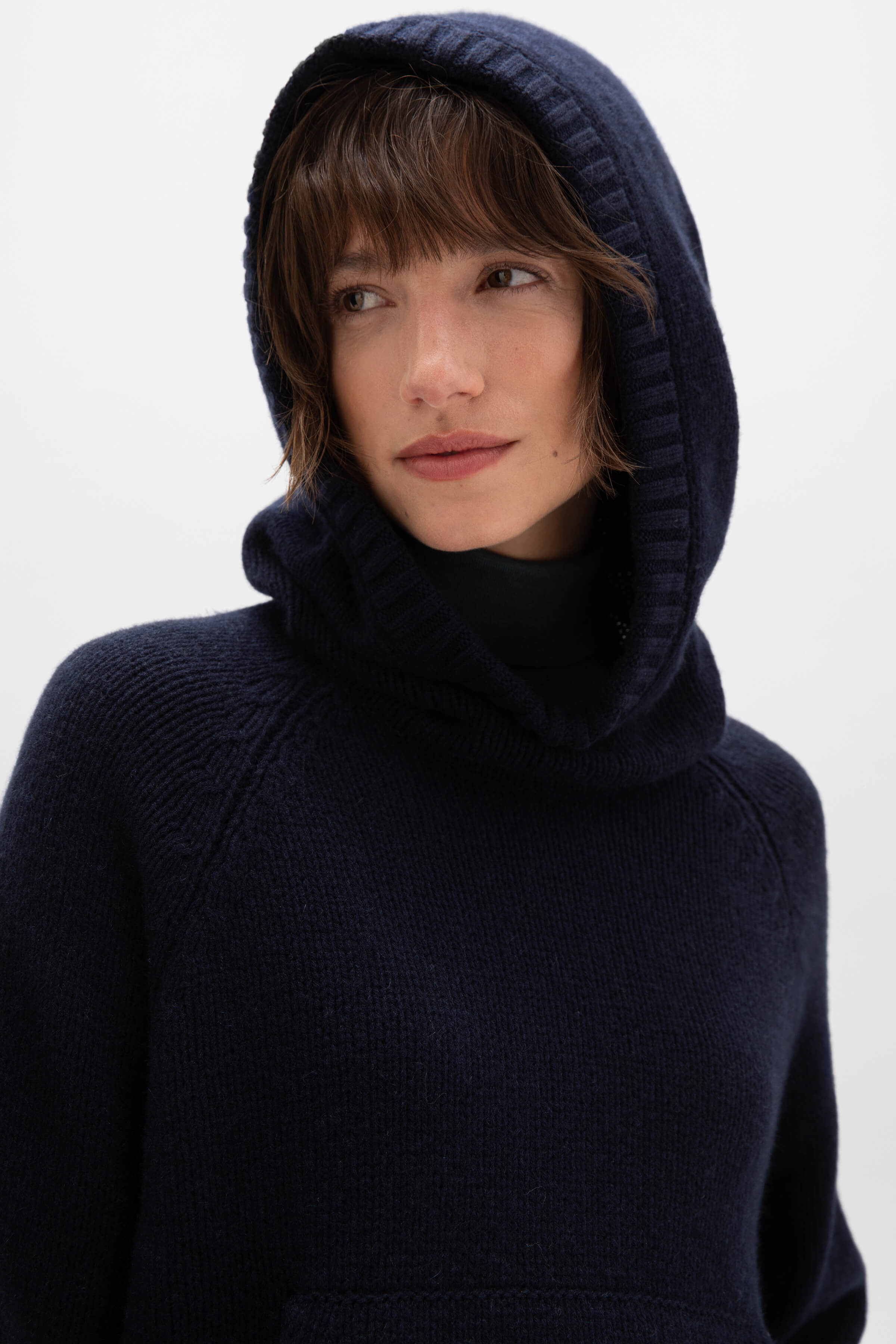 Women's Navy Cashmere Hoodie | Women's Cashmere | Johnstons of Elgin