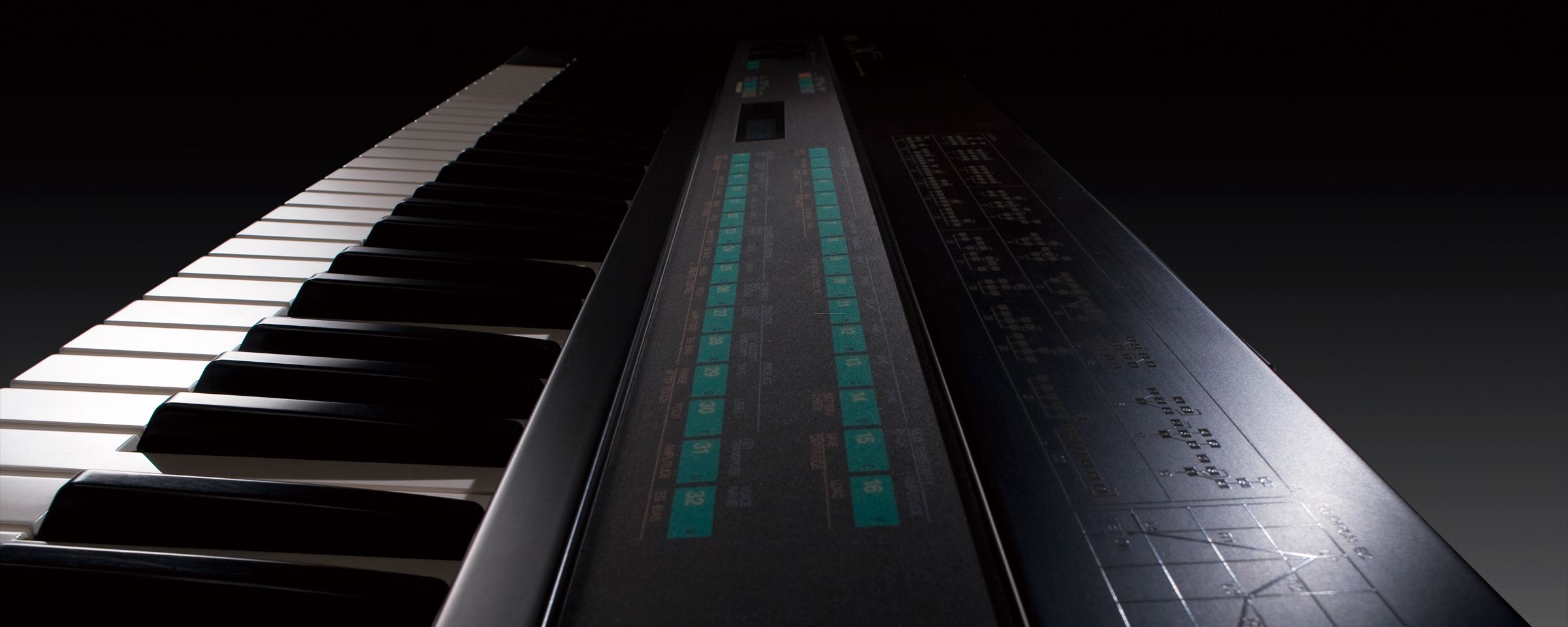 ヤマハ | シンセサイザーの命、音色 〜「音色拡張」の歴史と価値