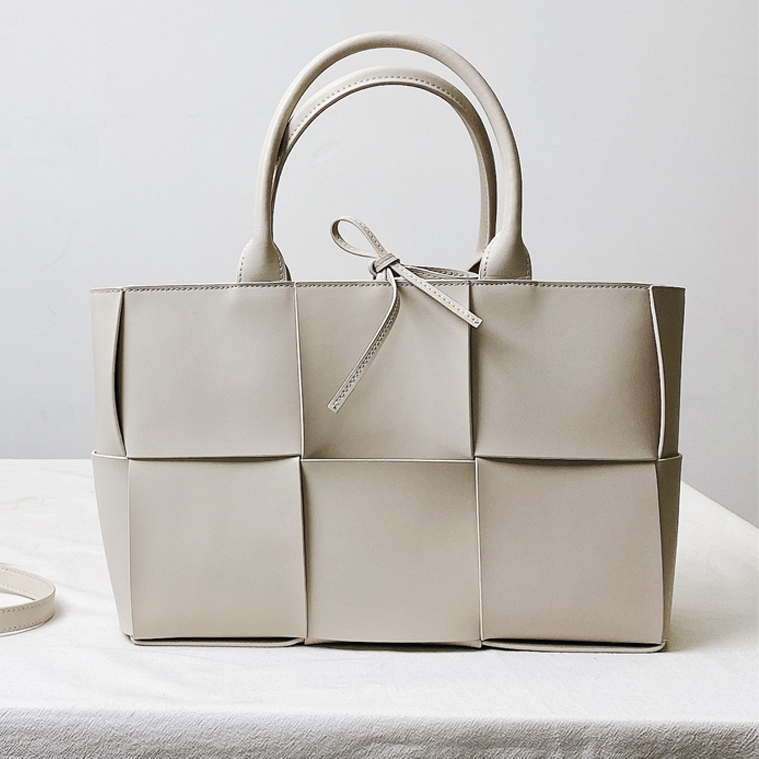 ベージュ レザー 編み トート バッグ 皮 カゴ バッグ バスケット