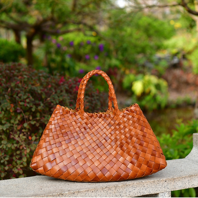 2024 ブラウン 人気 手作業 編み込みデザイン トートバッグ 上質な牛革