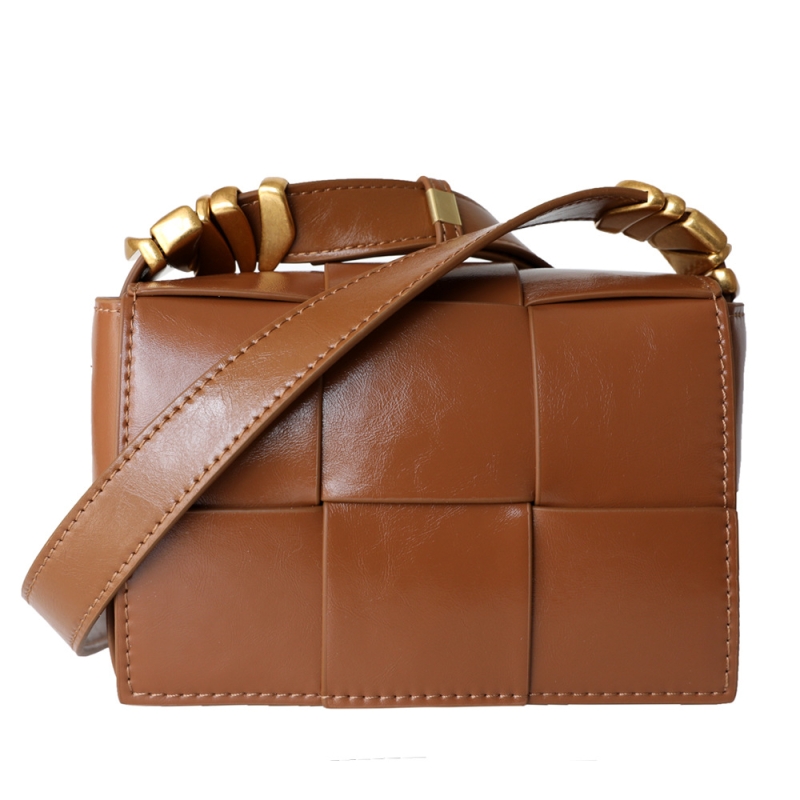 ブラウン レザー 編み込み フラップ ショルダー バッグ クロスボディ