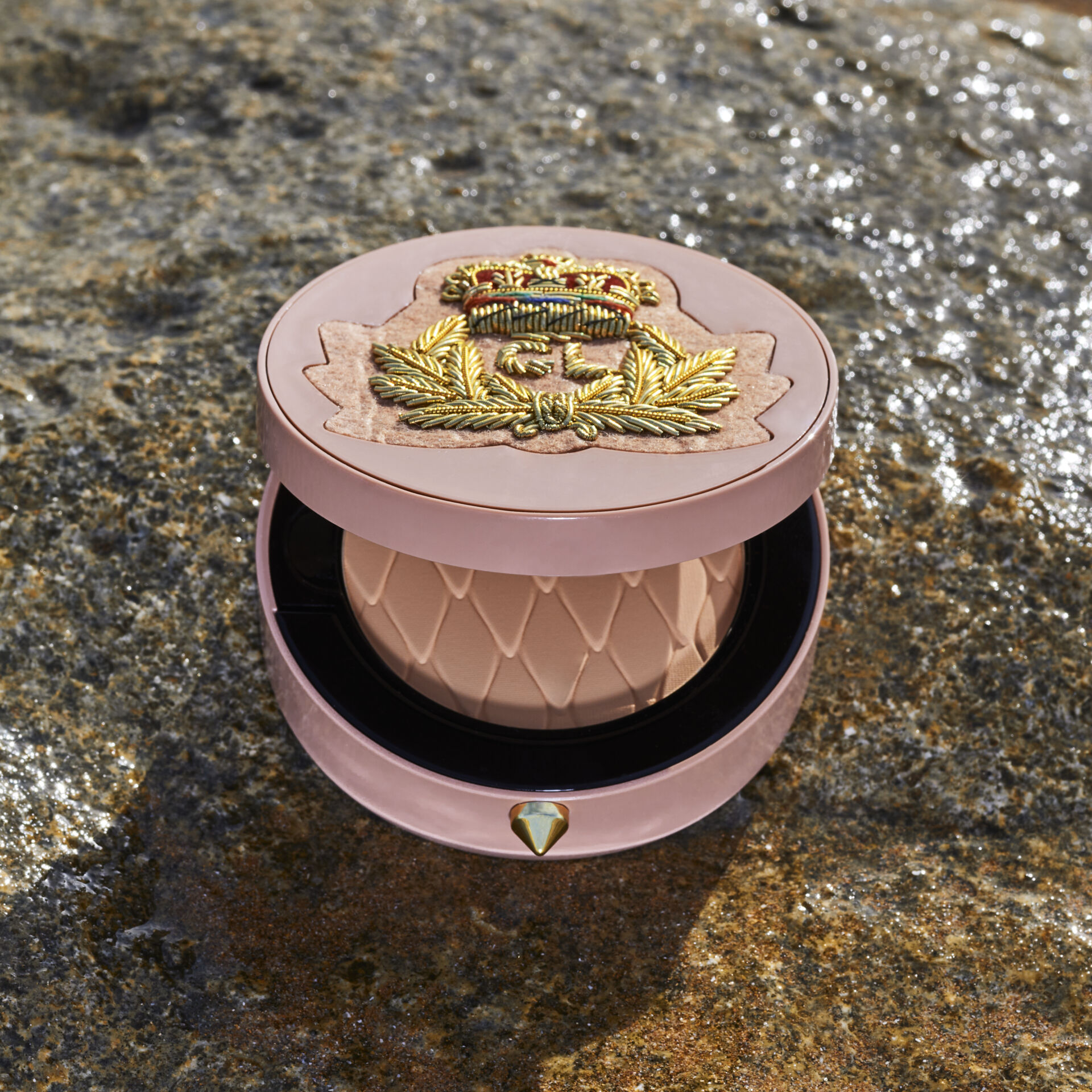 タンフェティッシュ ラプードル ケース - Christian Louboutin Beauty