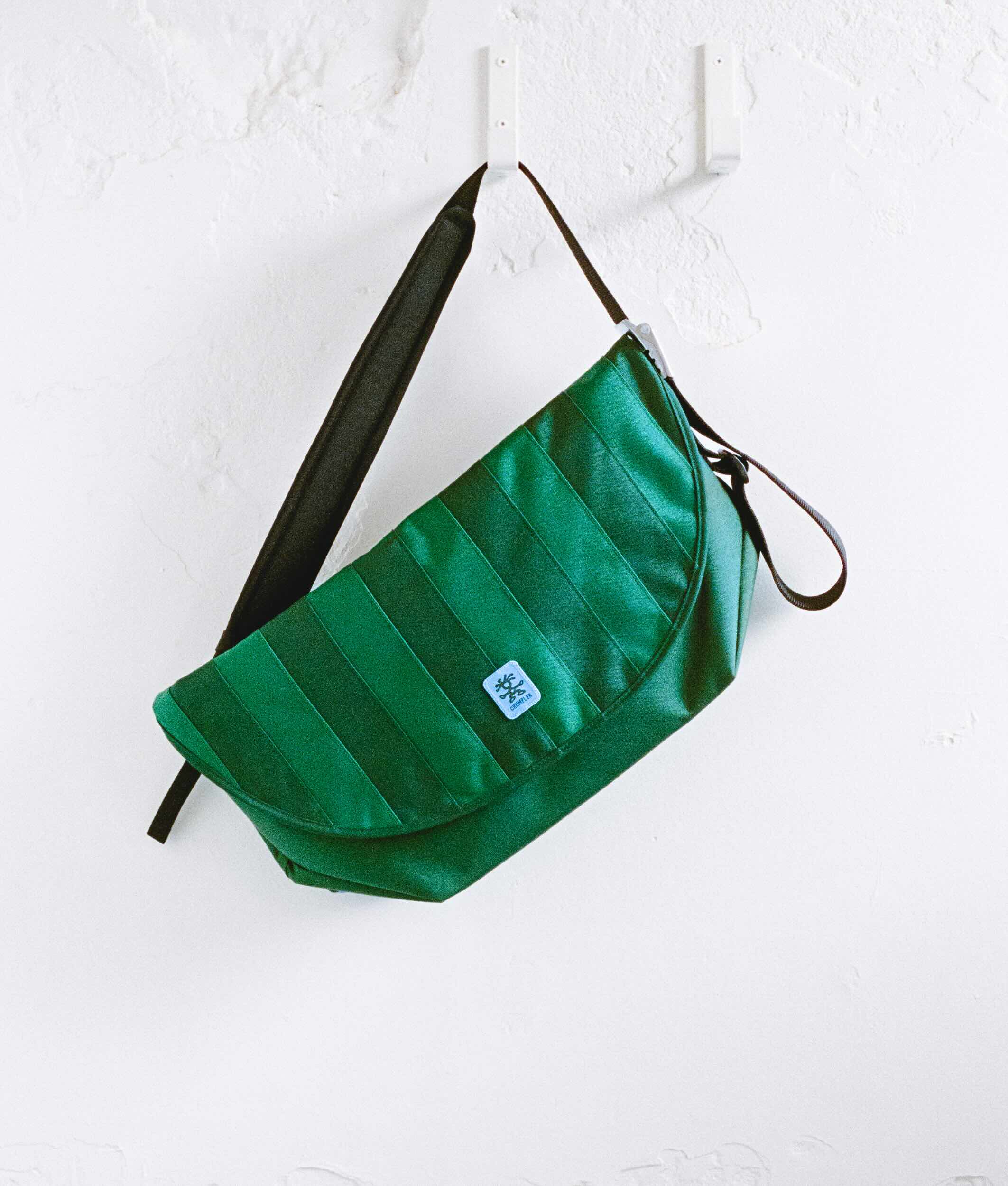 女性と男性のためのメッセンジャーバッグ | Crumpler Australia