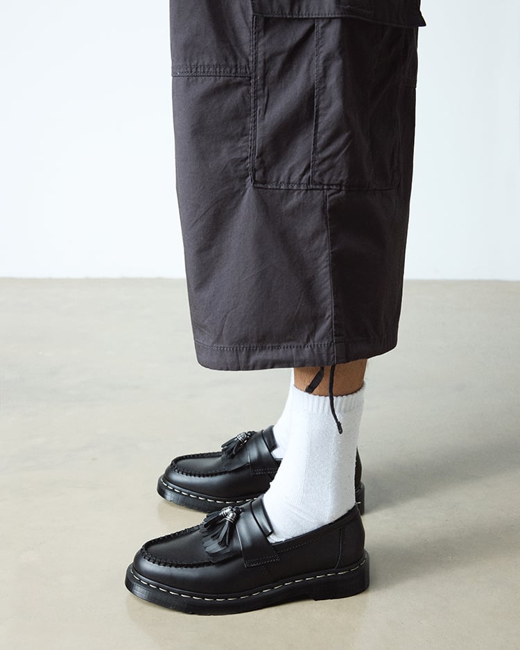 日本限定】ADRIAN グレーステッチ ハードウェア タッセル ローファー