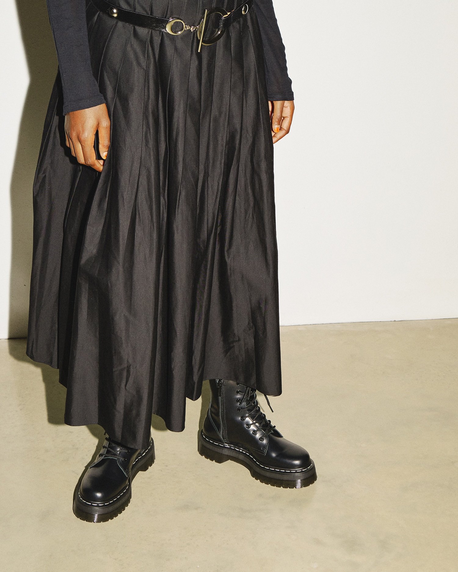 JADON ホワイトステッチ 8 ホール ブーツ