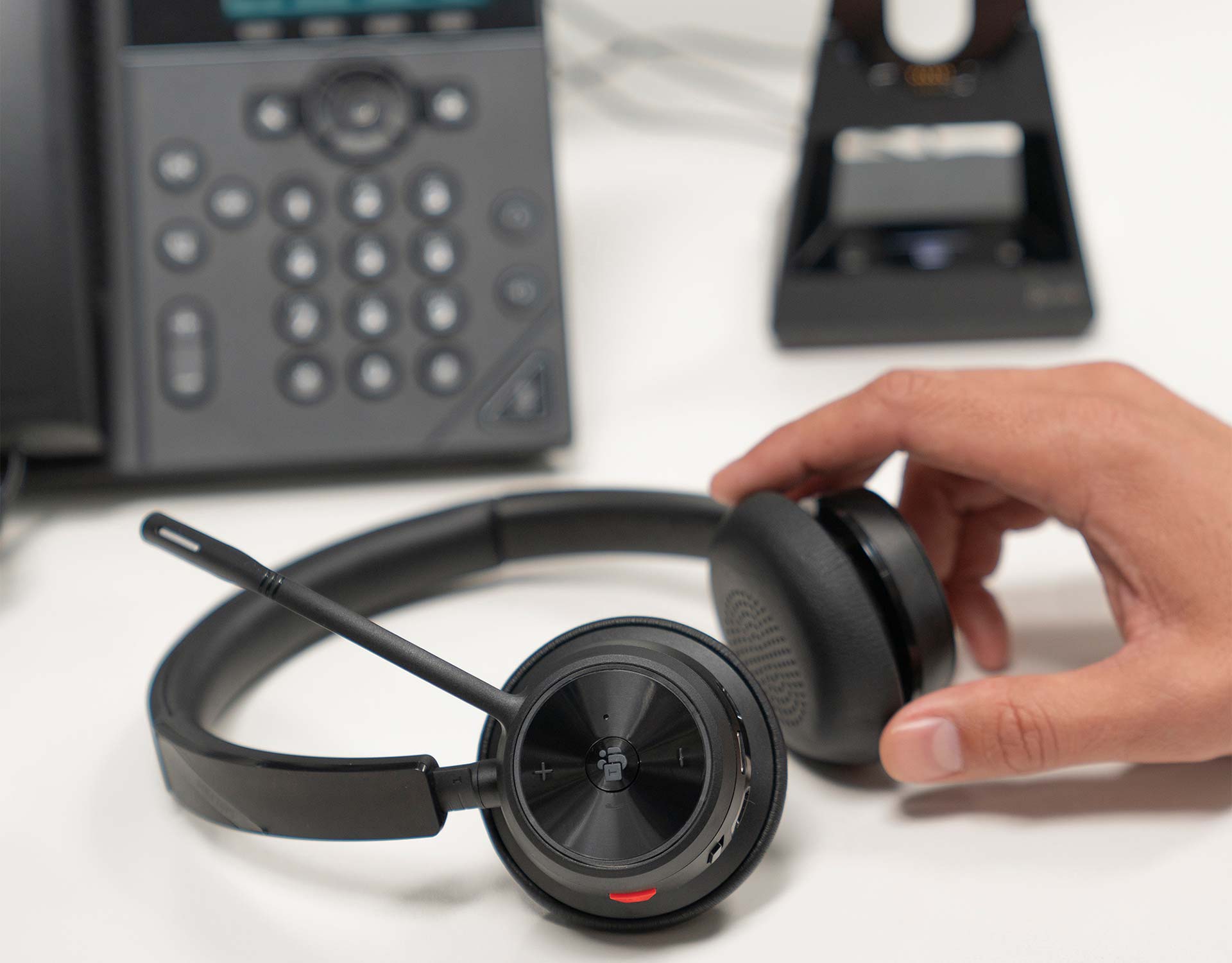 Poly Voyager 4320 +充電スタンド 製品詳細・スペック - Poly製品 | 日本HP