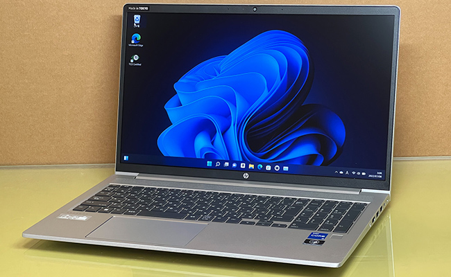 パソコンを知り尽くした大御所ライター3名による法人向け新製品