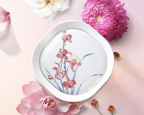 玉養睡蓮 クッションファンデーション（刺繍限定） | 花西子Florasis