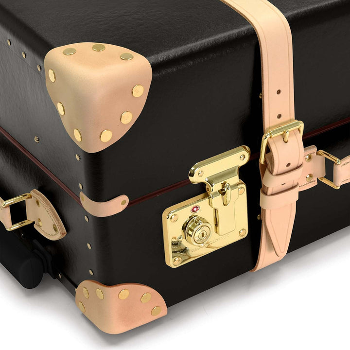 サファリ ミディアムチェックイン 4 ホイール ブラウン | グローブ