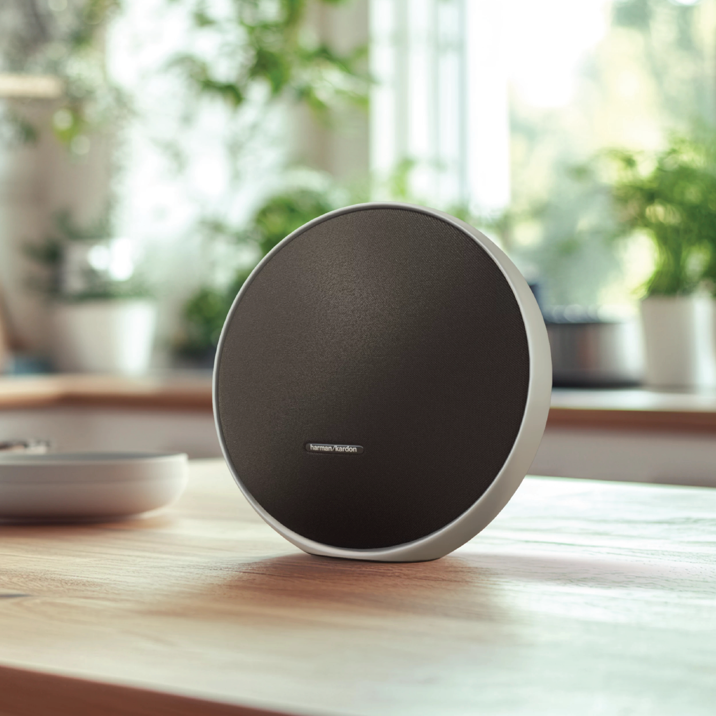 Harman Kardon（ハーマンカードン）: スピーカー、サウンドバー