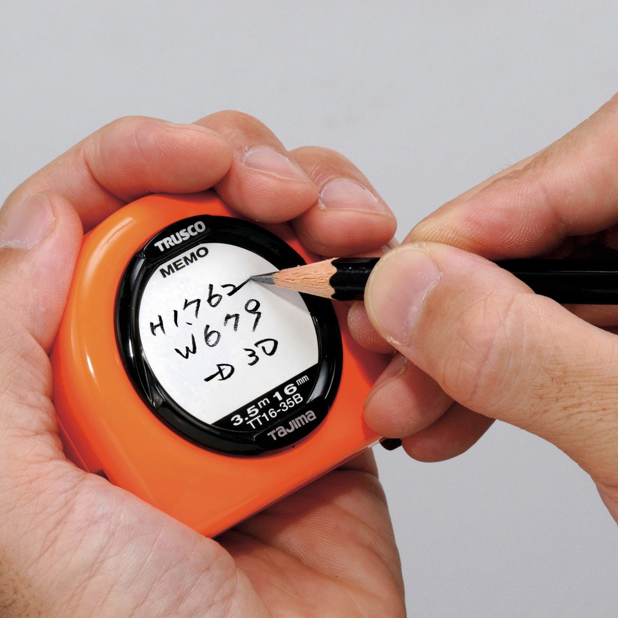 TT1320 メモプレート付コンベックス TRUSCO メートル目盛 フリー 幅