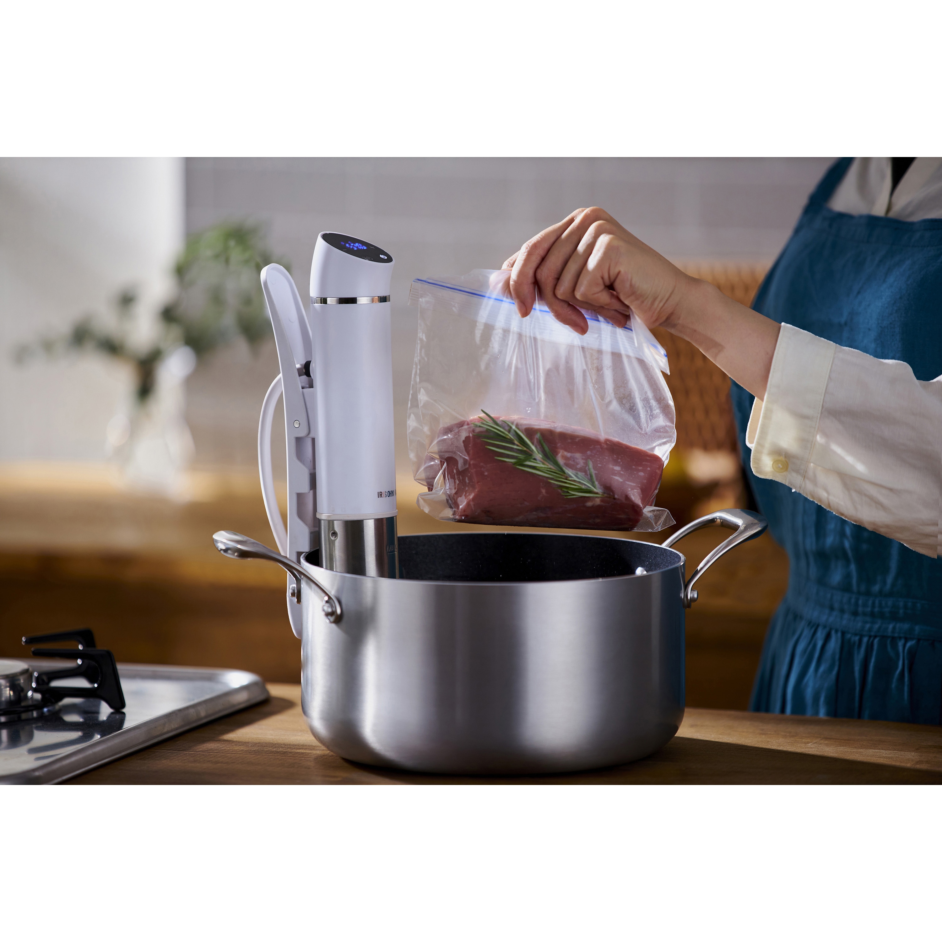 LTC-02-W スリム低温調理器 1個 アイリスオーヤマ 【通販モノタロウ】