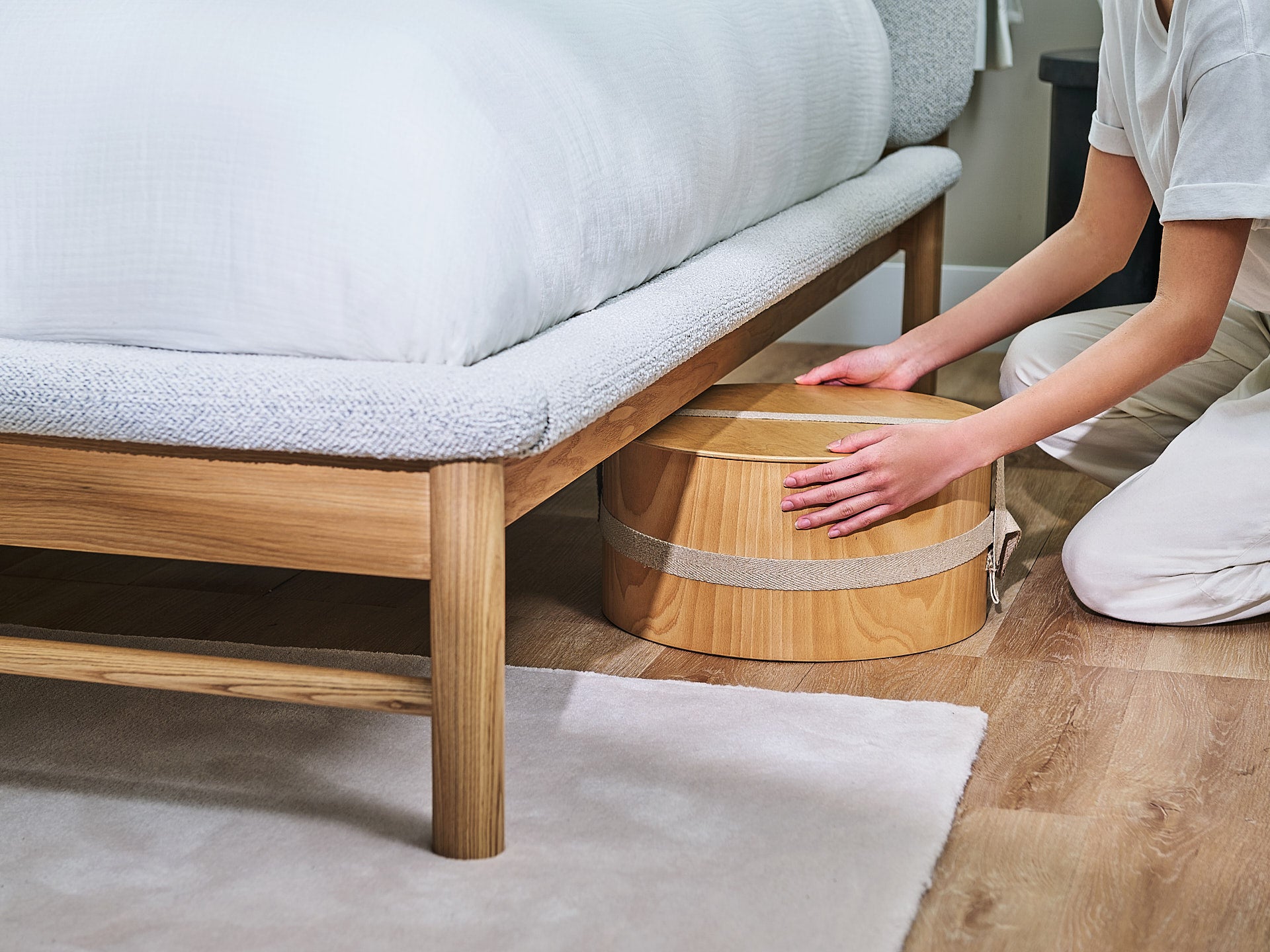 コアラファブリックベッドフレーム｜高級感あるモダンデザイン