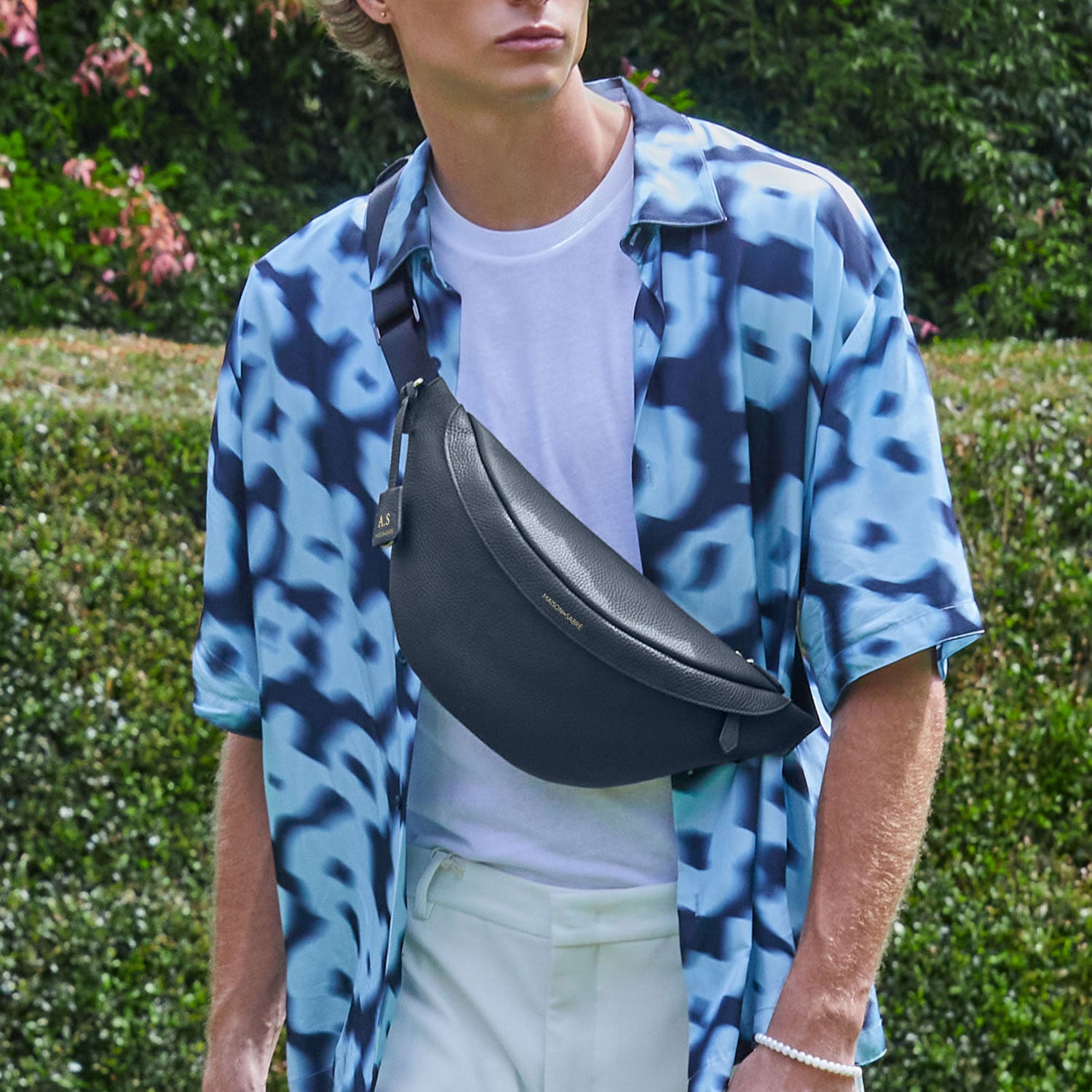 The Large Sling Bag - Black Caviar – MAISON de SABRÉ