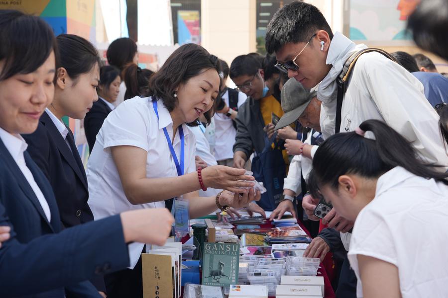 中国郵政、特殊切手「シルクロード文物」第3集発行