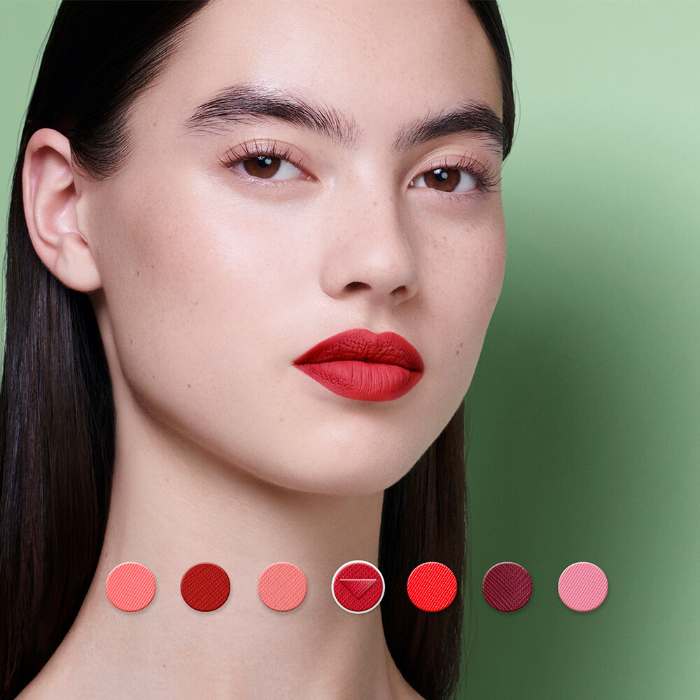 プラダ カラー エクスプローラー｜プラダ ビューティ公式オンラインストア