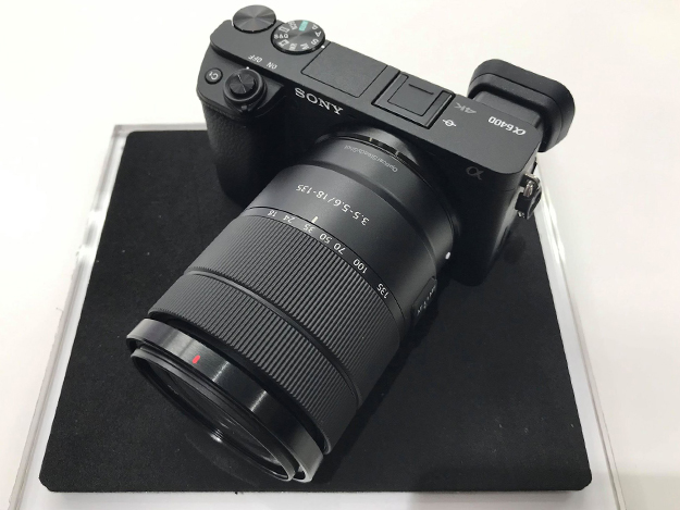 SONY α6400 ミラーレス一眼 シャッター回数658回 SONY α6400 ミラー