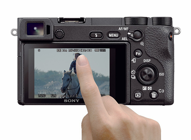 ソニー、APS-Cセンサー搭載のミラーレス一眼カメラ「α6500」を発売