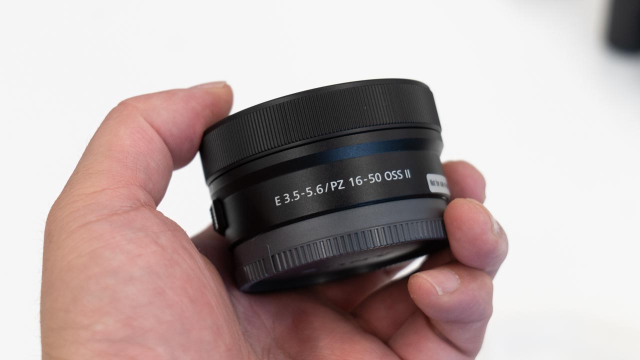 ソニー、「E PZ 16-50mm F3.5-5.6 OSS II」発売。動画から静止画まで