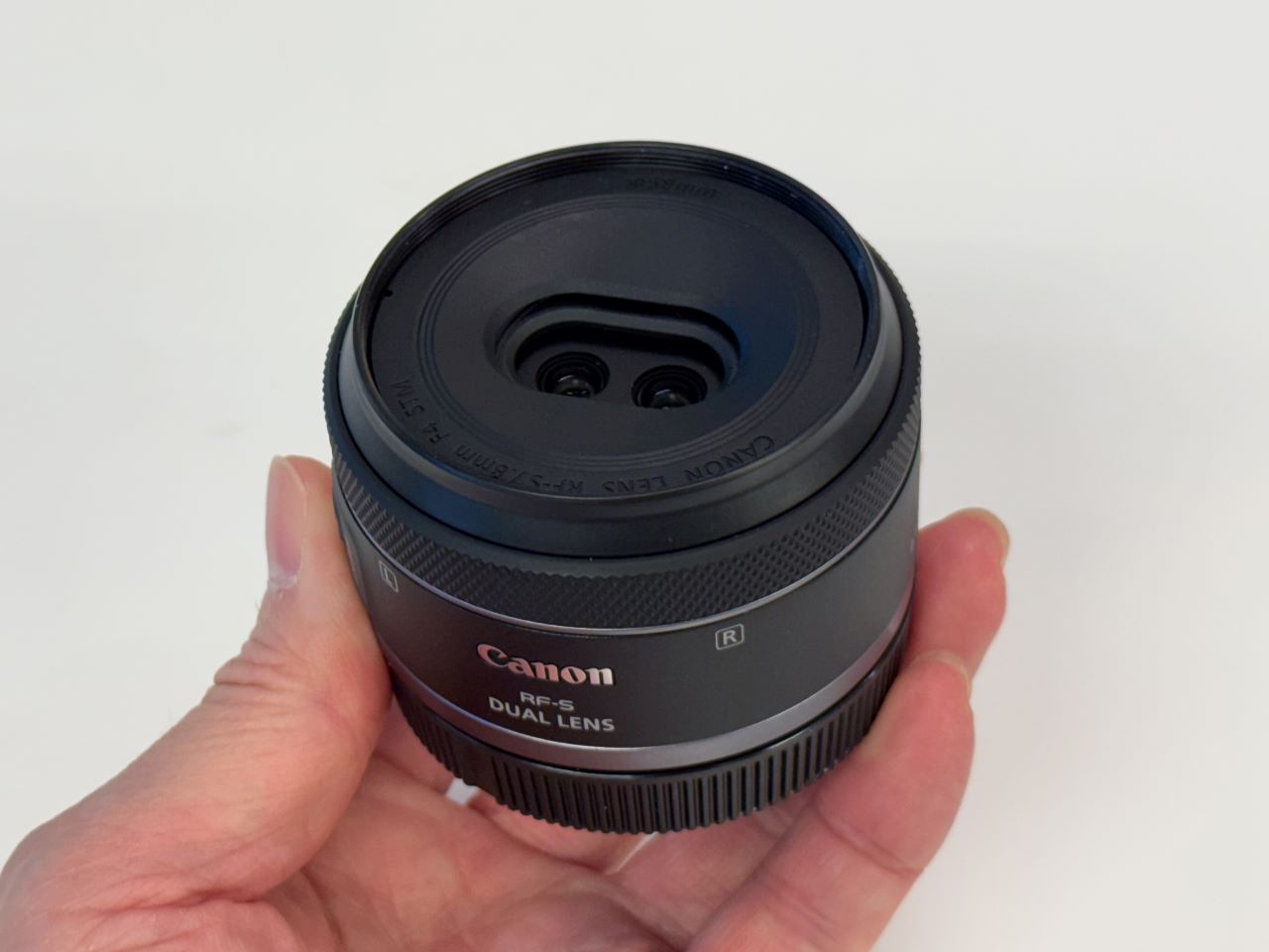 EOS画質の3D/VR映像が撮影できる！ 〜EOS VR SYSTEM「キヤノンRF-S 7.8