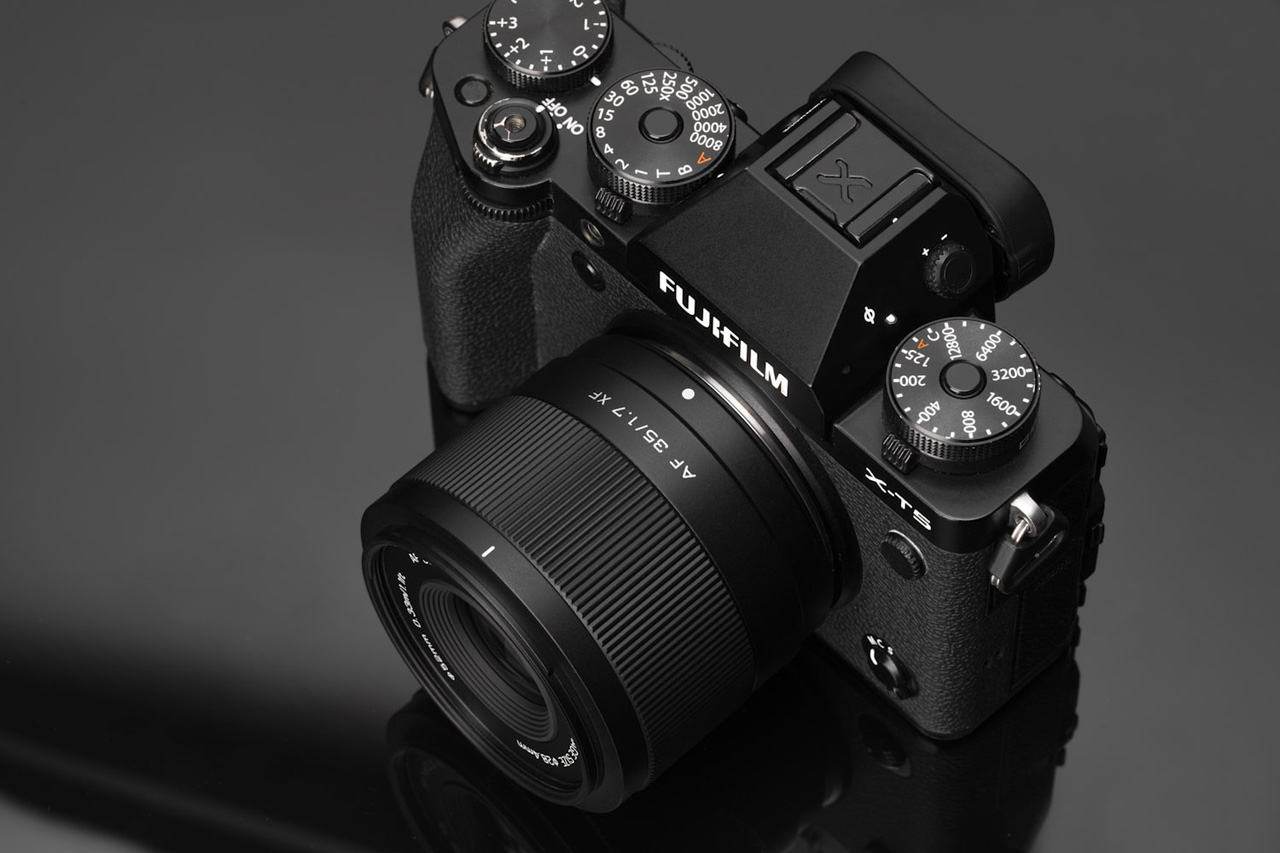 Viltrox、APS-C専用レンズ「AF 35mm F1.7 Air」シリーズ発表。軽量光学
