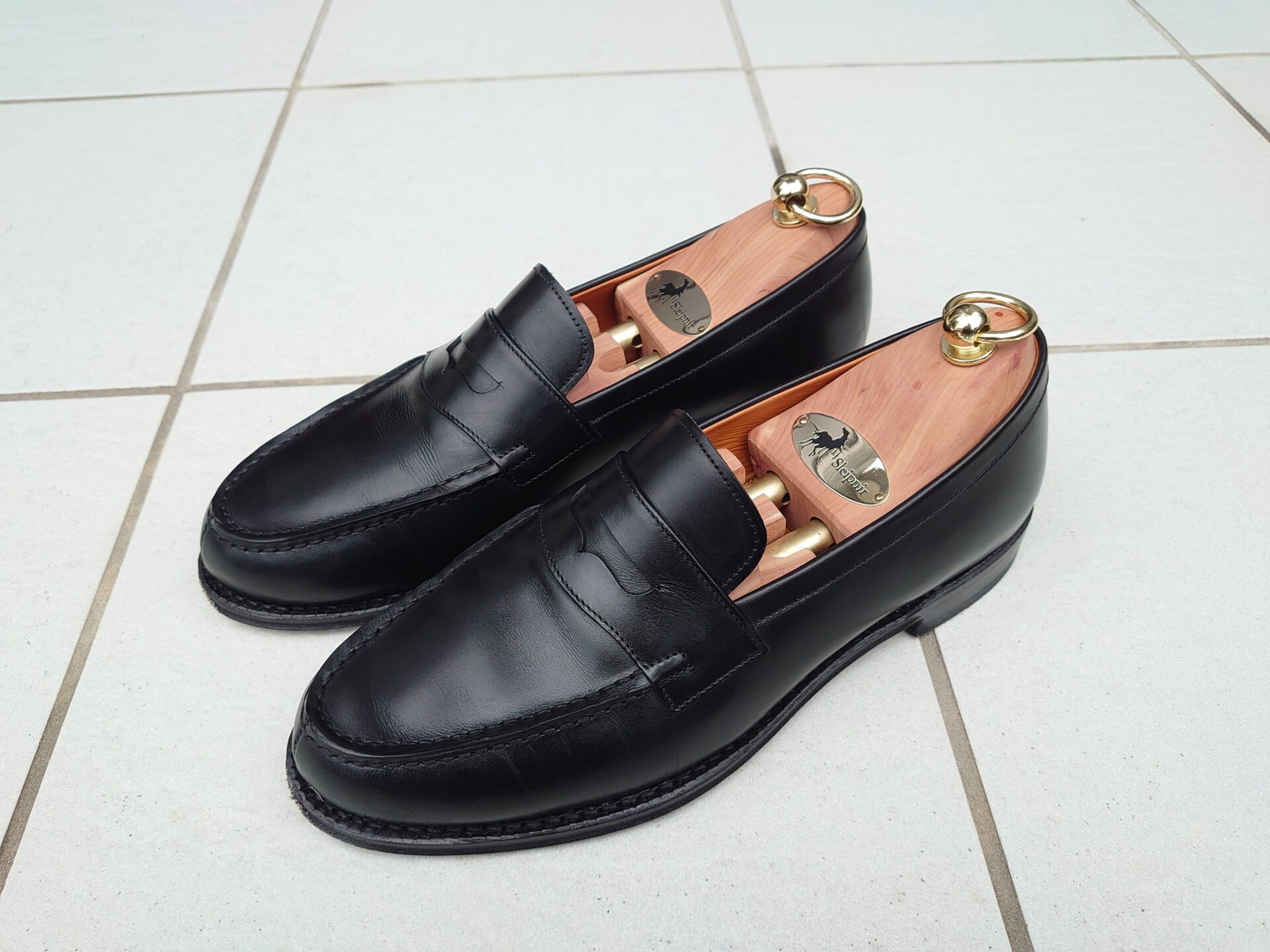 ジャランスリウァヤ】ローファー98998は痛い？サイズ感・評判・コーデ