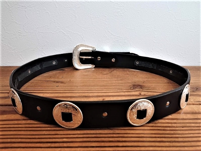 スロッテドコンチョベルト【Tandy Leather 4 CONCHO 】 コンチョ4個