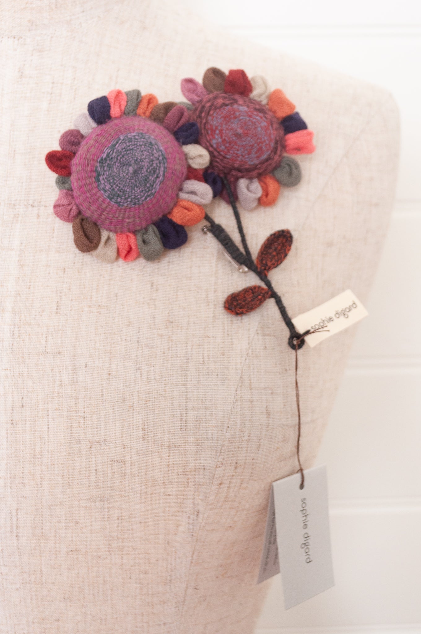 Sophie Digard brooch - wool daisies AF – juniperhearth