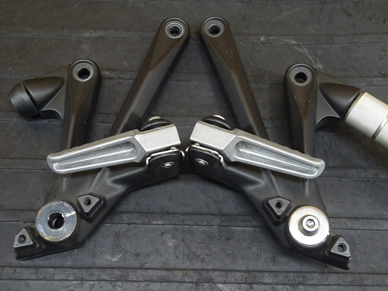 240824】ZX-14R '13◇ タンデムステップ左右セット ペグ アシスト