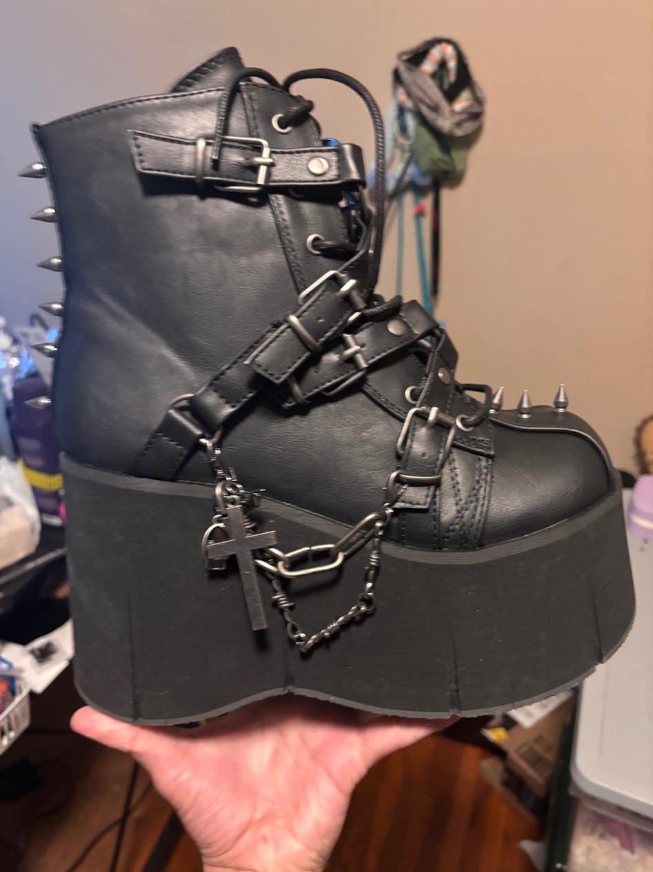 Infernal Prayer Spiked Boots [KERA68/BVL] – VampireFreaks