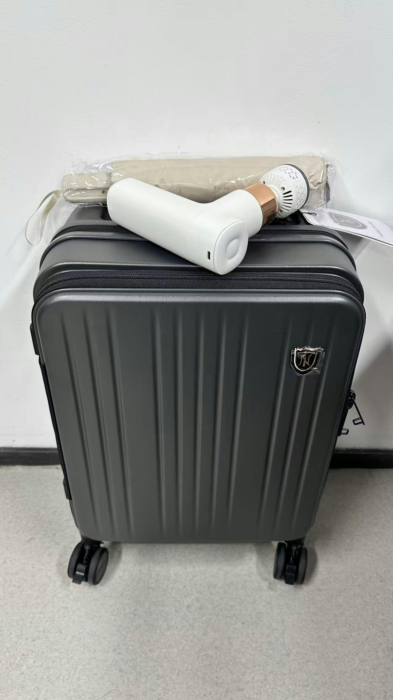 New Trip 2026 福袋｜ランダムスーツケース＋厳選トラベルアイテム