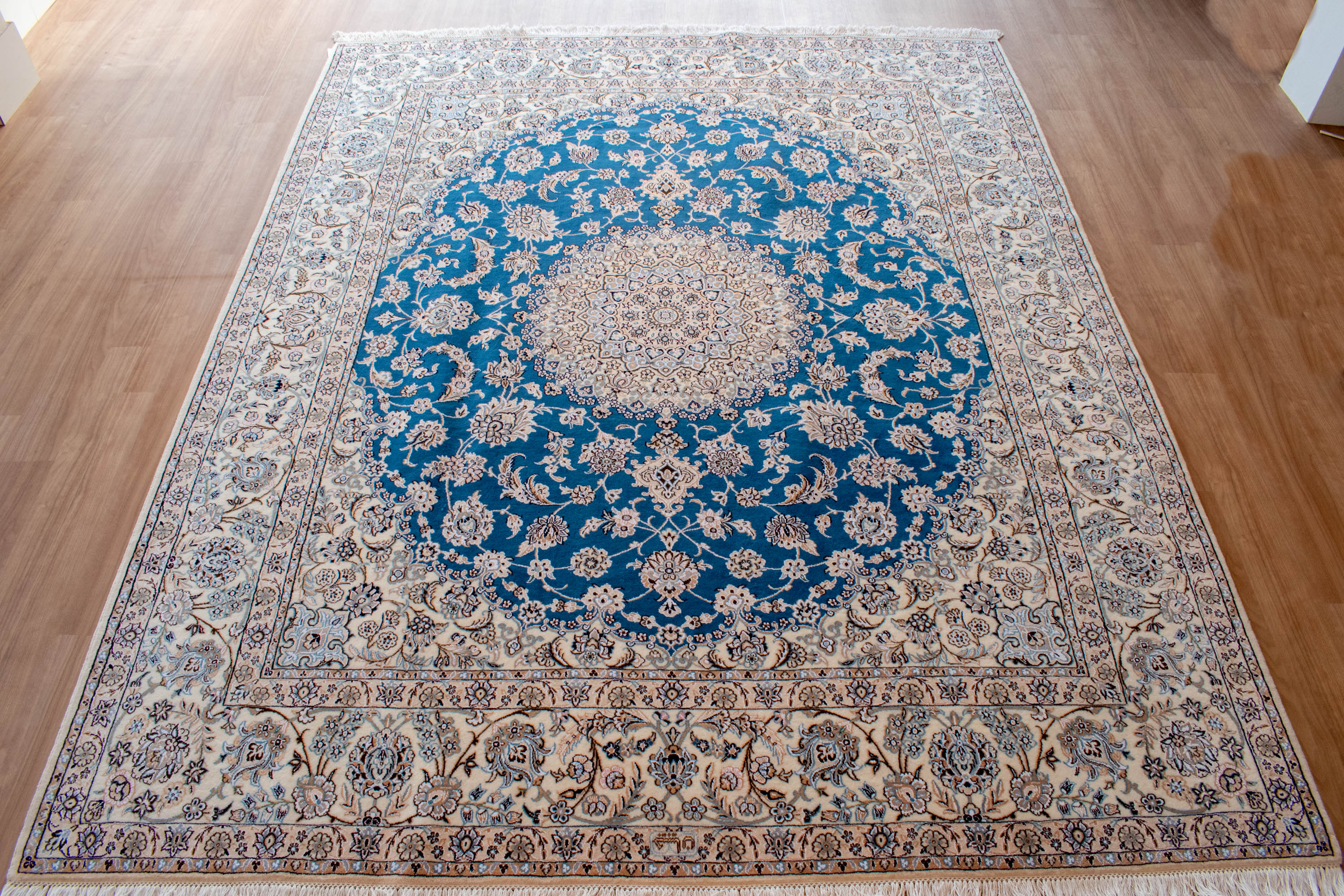 ペルシャ絨毯 イラン ナイン産リビングサイズ 300✕246