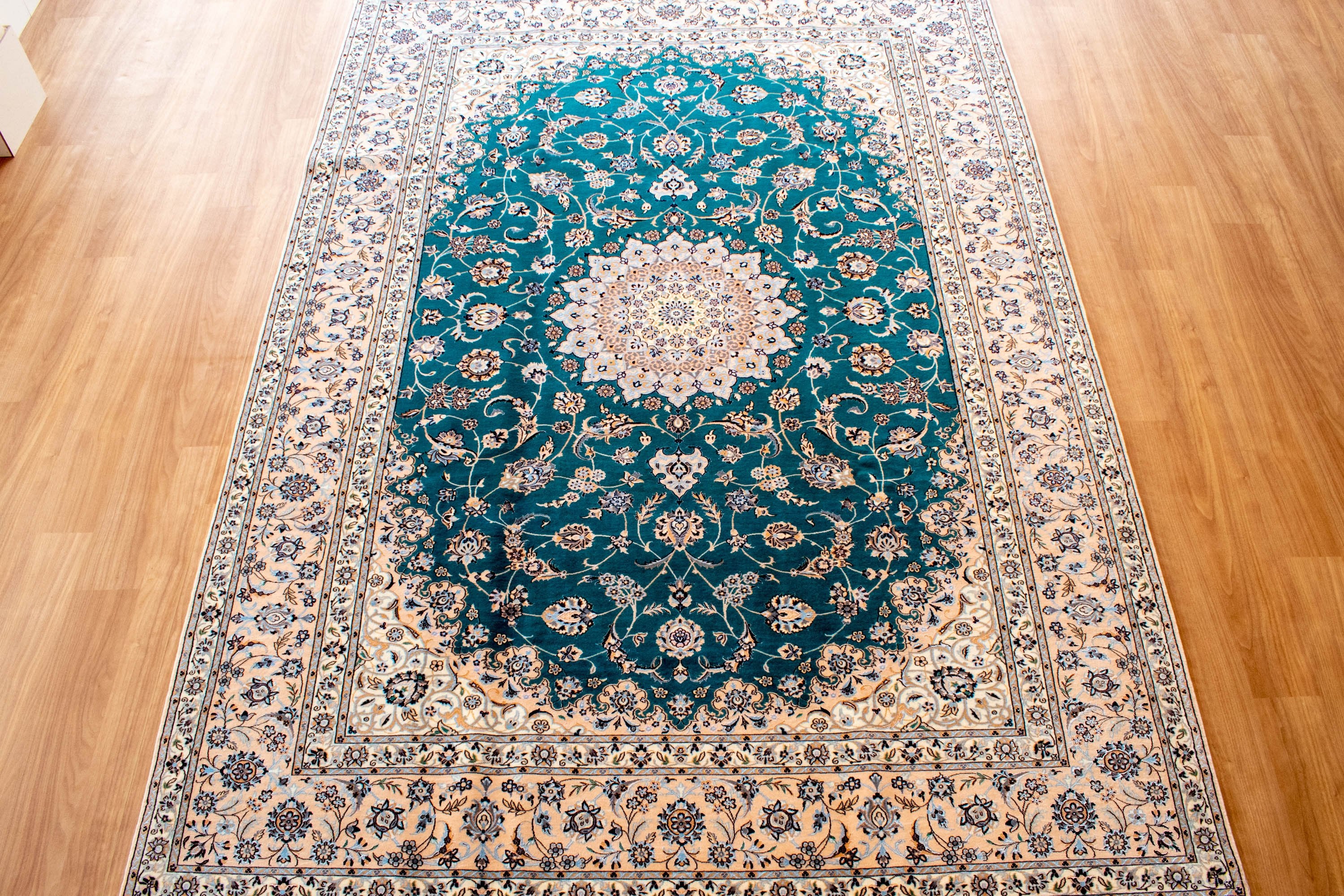 ペルシャ絨毯 イラン ナイン産【Habibian工房】リビングサイズ 310✕211