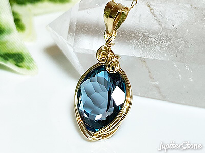 極上ロンドンブルートパーズSA（オーバル型ファセットカット）ワイヤー