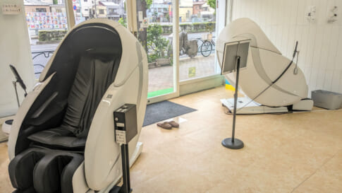最新のマッサージチェアで無重力体験？！下谷「無人マッサージ屋
