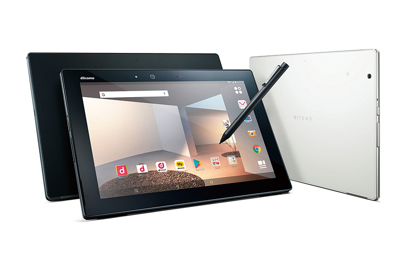 ワコムのペン付き、アレイマイクで音声操作もできる「arrows Tab F-02K
