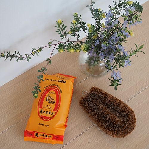 亀の子束子4号 | パーム（ココナッツ繊維）たわし - 亀の子束子公式