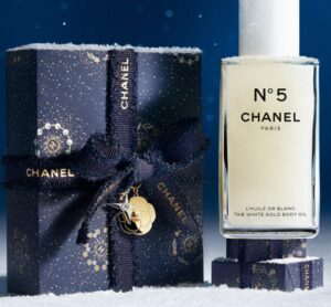 シャネル【ホリデー2025】予約購入方法・チャームや限定ラッピング