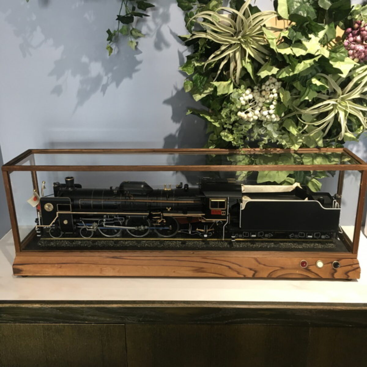 鉄道模型 C571 SL貴婦人 蒸気機関車 汽車 国鉄 ガラスケース入り】の